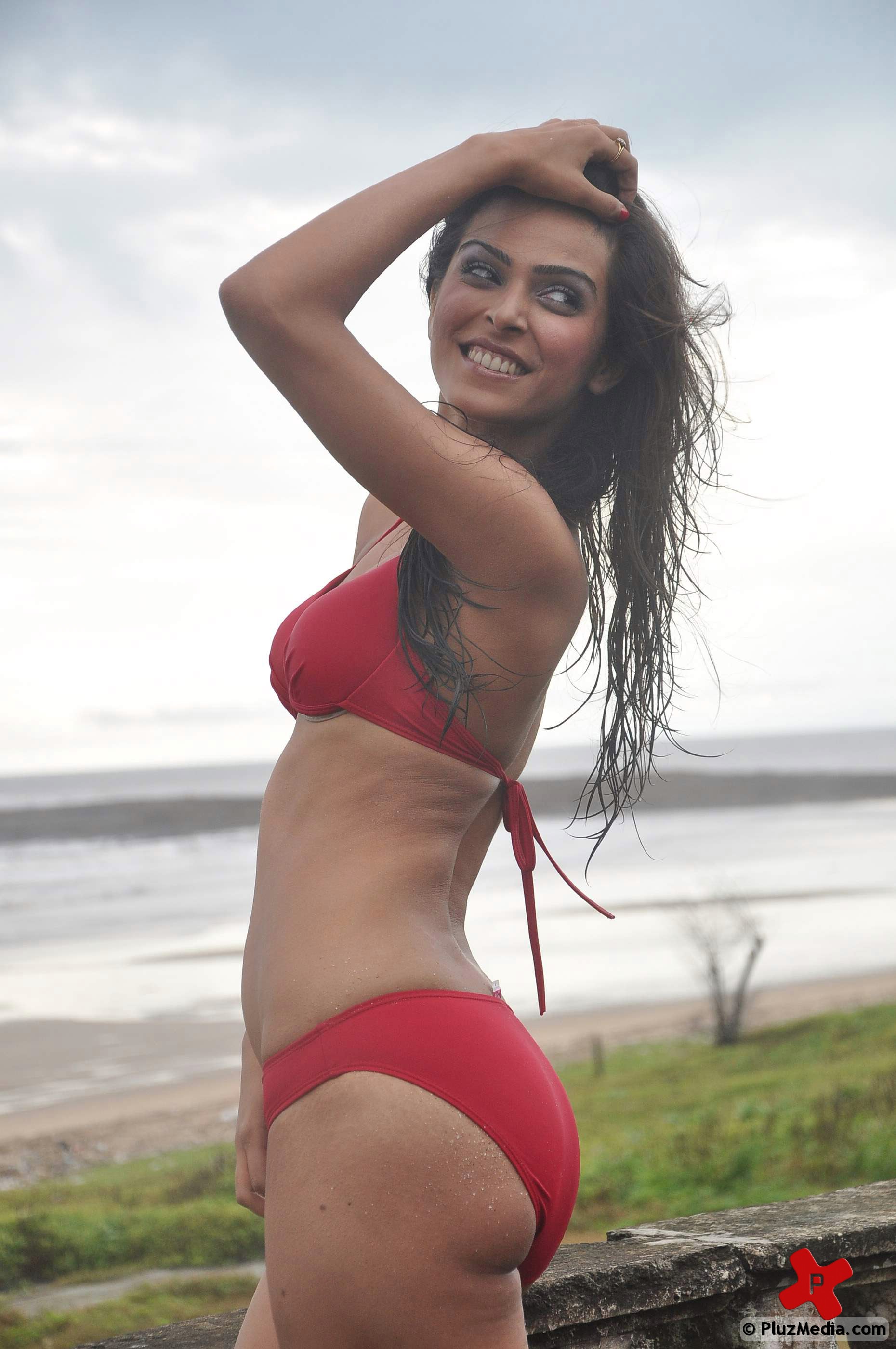Hot bikini shoot on the sets of film Lethal Comission pictures | Picture 76321